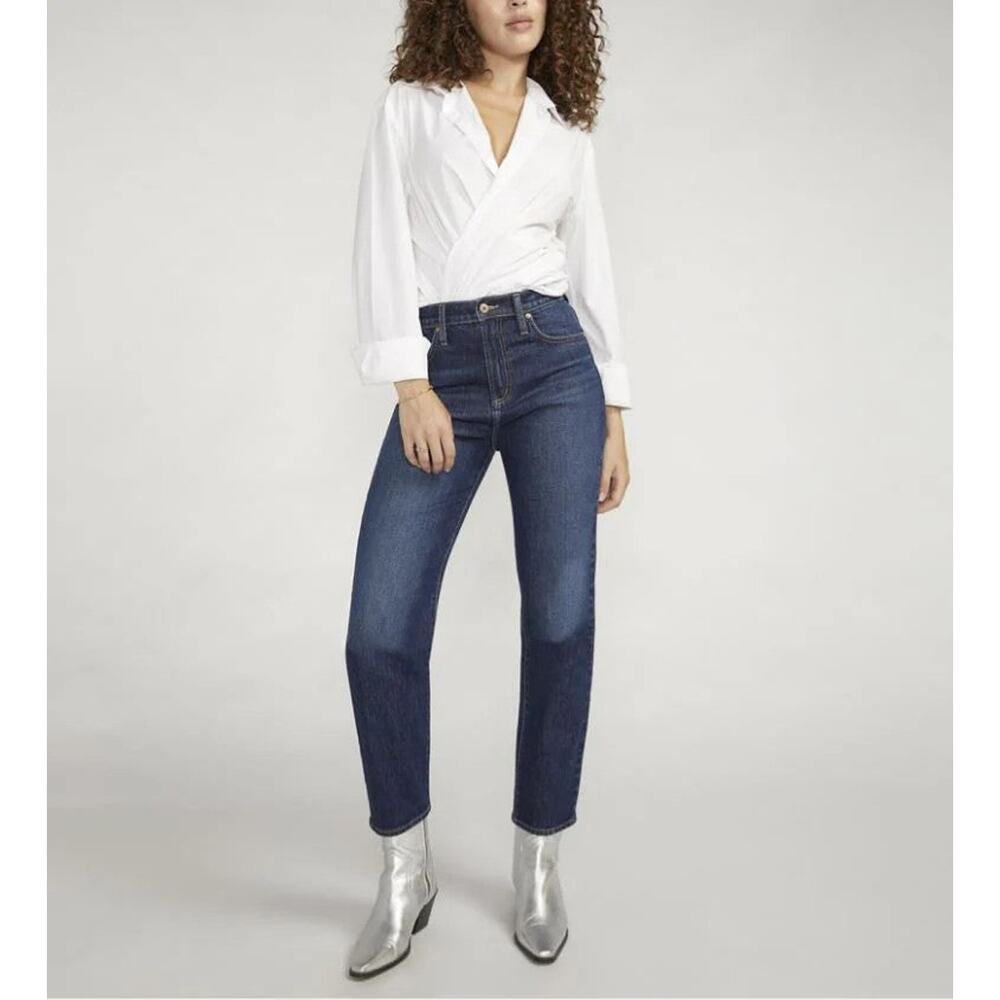 Silver Jean Co. Women's Size W31/L28 Highly Desirable Straight Slim Jeans